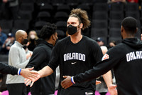 011222-002 robin lopez