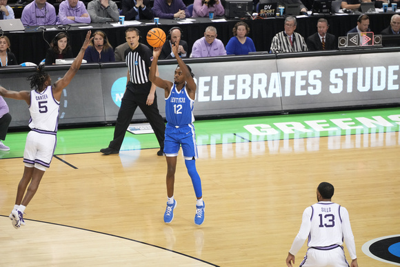 031923-444 antonio davis